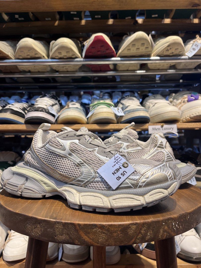 BALENCIAGA 28.5cm (Category: Casual Shoes) located in Baguio. Submitted by shoelux (Listing ID 1464840934, Image 1). Description: .