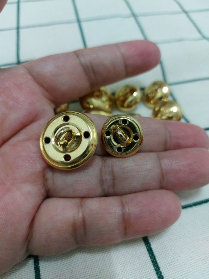 BALENCIAGA buttons gold tone with BB logo (Category: Blouses) located in Quezon City. Submitted by threetwotwo2ndaccount (Listing ID 1464780123, Image 2). Description: Balenciaga button with BB logo gold tone 4pcs big 5pcs small untarnish.