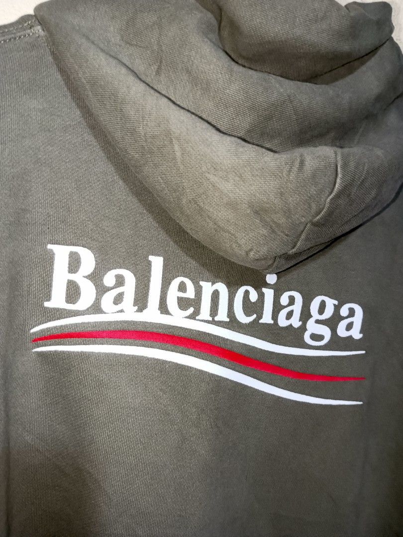 Balenciaga hoodie (Category: Activewear) located in San Pablo. Submitted by thriftyjd (Listing ID 1464876048, Image 2). Description: Dimes: L31 x W29 Condition/color rate: 9/10 Issue: missing neck tag only.