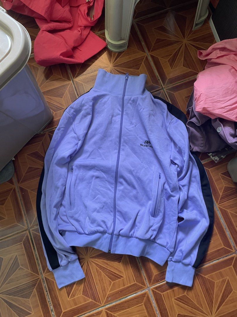 Balenciaga track jacket (Category: Luxury Apparel) located in Alegria. Submitted by deniseeee.21 (Listing ID 1464809285, Image 1). Description: Size 38 authentic no flaws Size large on womens medium (mens) .