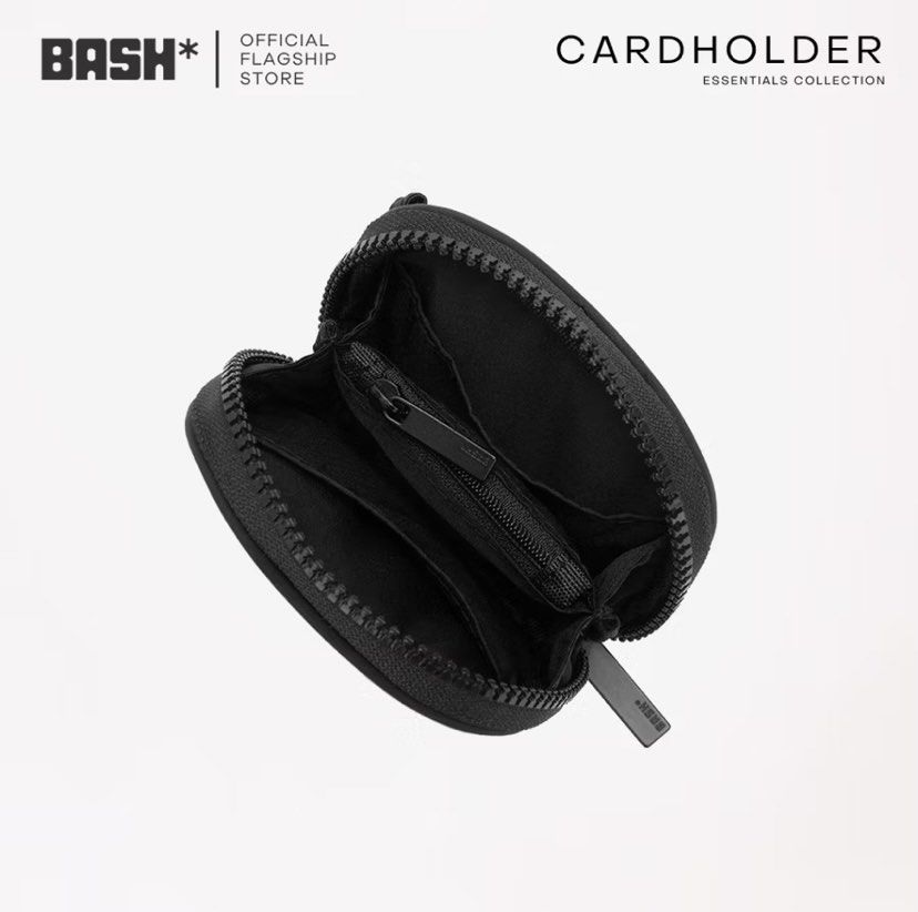Bash Essentials Cardholder (Category: Wallets & Card holders) located in Santa Rosa. Submitted by closetbykenny (Listing ID 1464861103, Image 3). Description: Issue stated in photo. .