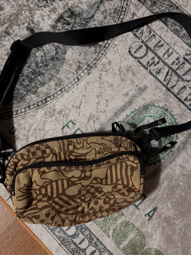 Bathing ape waist bag (Category: Luxury Bags & Wallets) located in Candelaria. Submitted by ballerthrift796 (Listing ID 1464881951, Image 2). Description: Bathing ape waist bag Authentic No issue Need wash ₱2,500.