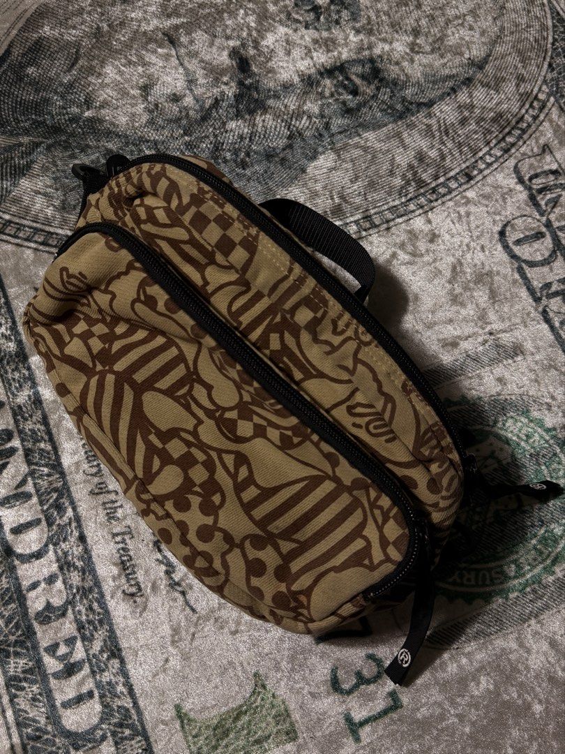 Bathing ape waist bag (Category: Luxury Bags & Wallets) located in Candelaria. Submitted by ballerthrift796 (Listing ID 1464881951, Image 1). Description: Bathing ape waist bag Authentic No issue Need wash ₱2,500.