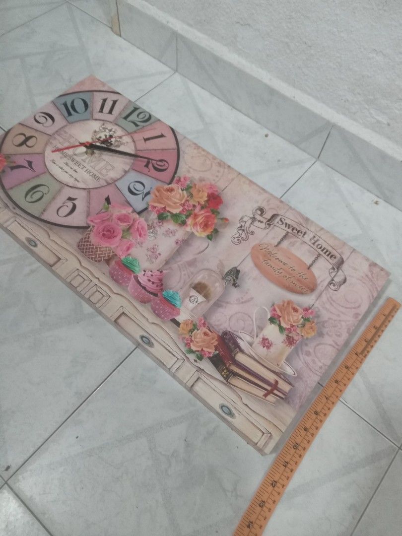 Battery wall clock(functioning) (Category: Clocks) located in Singapore. Submitted by leocity30674208 (Listing ID 1464822382, Image 3). Description: warranty 3 months.