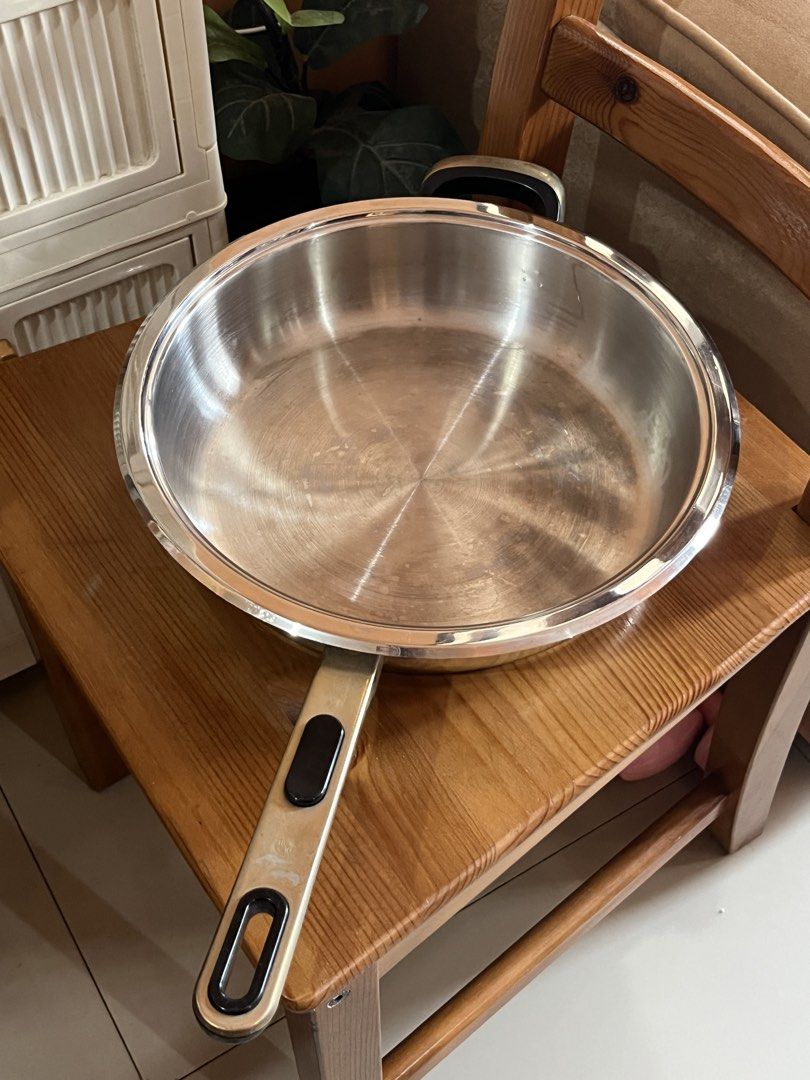 BEEM GERMANY 30cm (Category: Cookware & Accessories) located in Santa Rosa. Submitted by kattiepurry (Listing ID 1464840489, Image 1). Description: Beem Germany 18-10 Stainless Steel! Super kapal at solid 💯 30cm Two Handle in very good condition Gas and Electric ready.