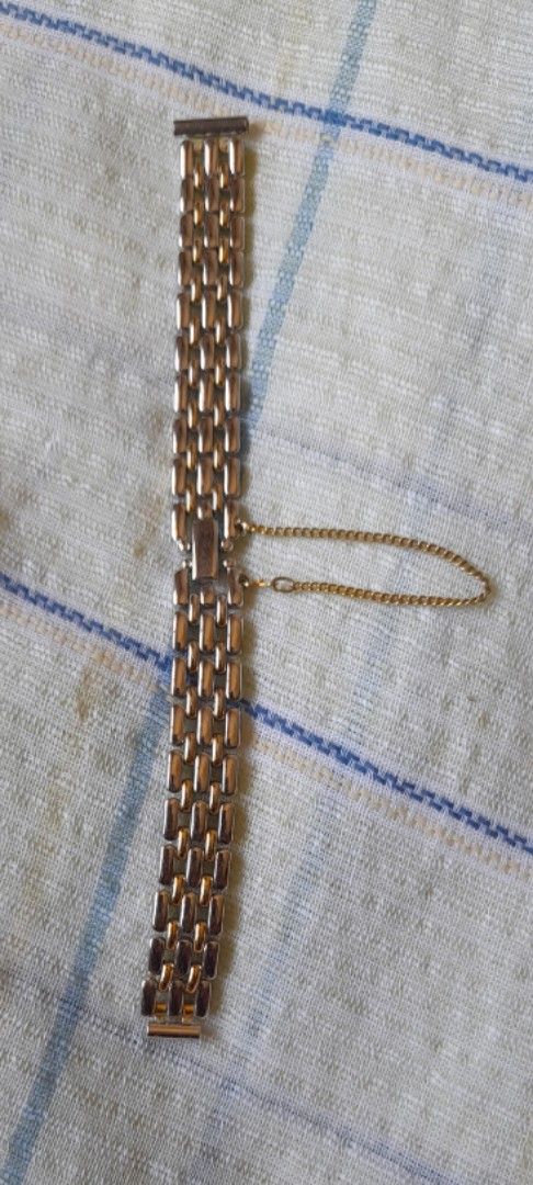 Bemb Y506 Metal Watch Bracelet Strap (Category: Luxury Watches) located in Bocaue. Submitted by marajapansurplus (Listing ID 1464780464, Image 1). Description: - Selling as it is - model Y506 watch strap - Sleek silver-tone multi-link design - Features a secure clasp stamped with brand and model number - Includes attached safety chain for extra security - Clean links, ready to attach to a compatible watch case.