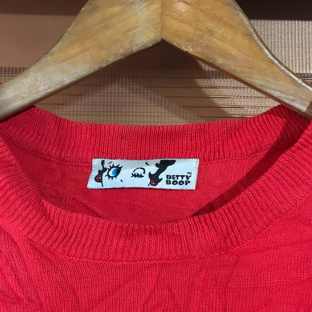 Betty Boop knitted tops (Category: Blouses) located in Aloran. Submitted by thrift_hunter73 (Listing ID 1464805523, Image 2). Description: Betty Boop knitted tops.