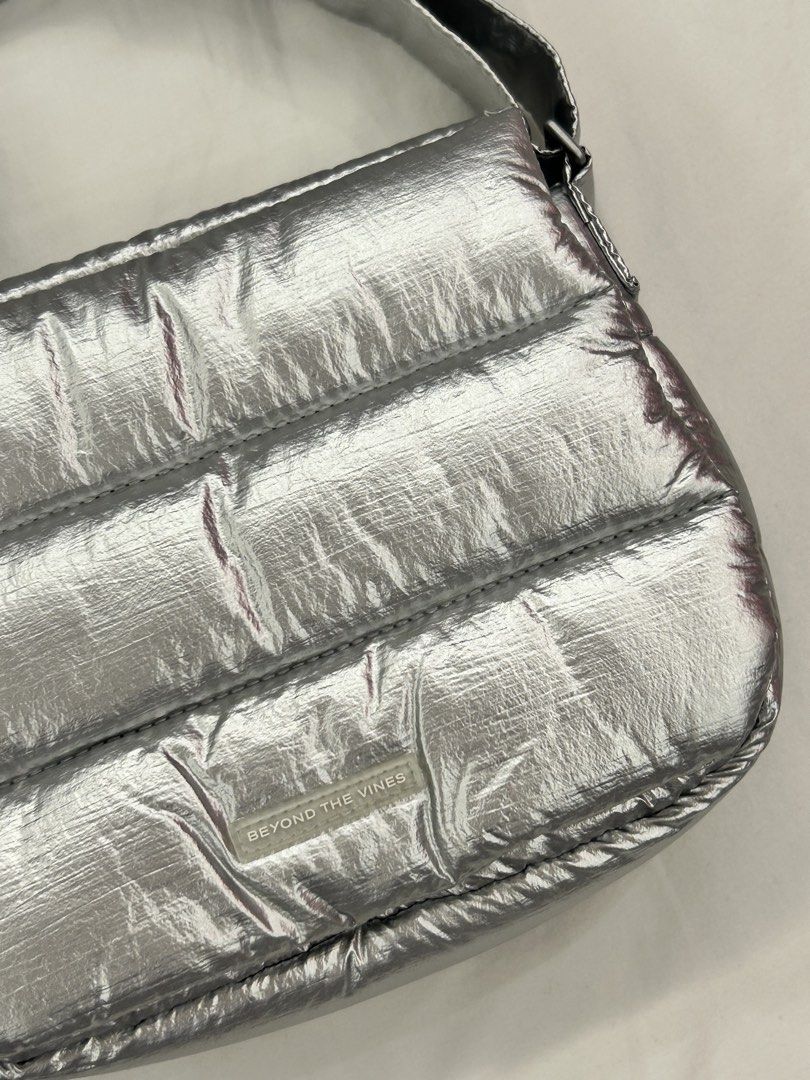Beyond The Vines Poofy Bag in Silver (Category: Luxury Bags & Wallets) located in Davao. Submitted by prelovedby_ynaaa (Listing ID 1464928620, Image 2). Description: In good condition .