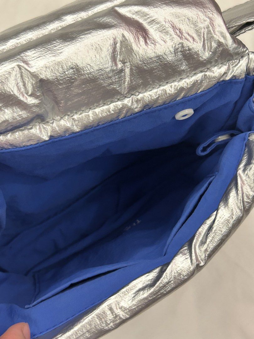 Beyond The Vines Poofy Bag in Silver (Category: Luxury Bags & Wallets) located in Davao. Submitted by prelovedby_ynaaa (Listing ID 1464928620, Image 3). Description: In good condition .