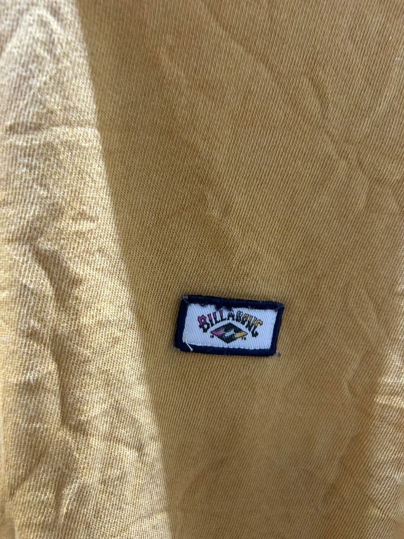 BILLABONG JACKET (Category: Coats, Jackets and Outerwear) located in Caloocan City. Submitted by j3ngsanity (Listing ID 1464896722, Image 3). Description: NO ISSUE.