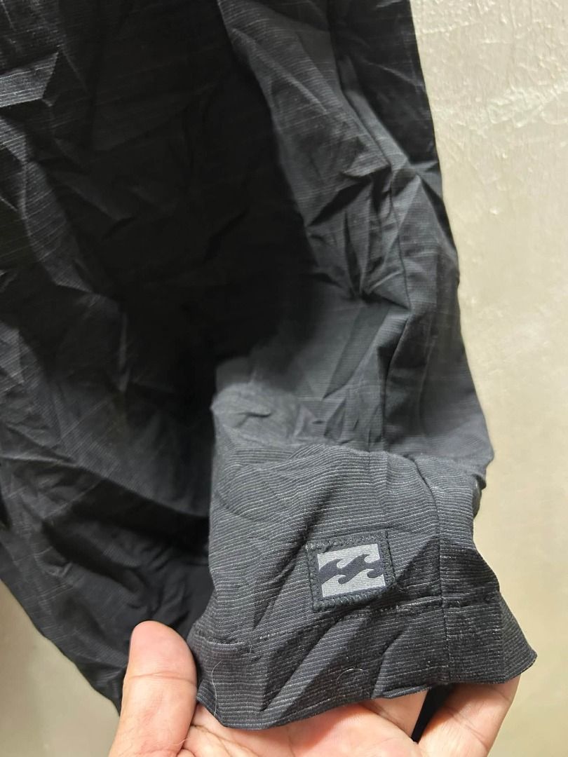 BILLABONG SHORT (Category: Shorts) located in Caloocan City. Submitted by j3ngsanity (Listing ID 1464928088, Image 2). Description: SIZE : 33-35x22x10.5 NO ISSUE.