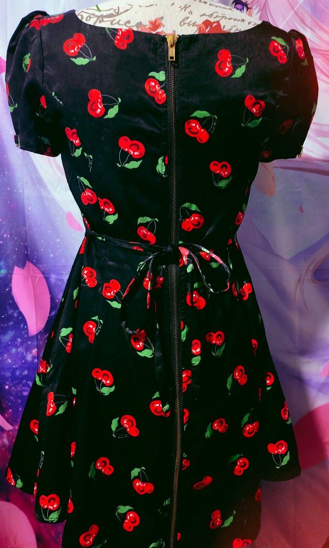 Black Cherry puff sleeve mini dress (Category: Dresses) located in Pateros City. Submitted by soshifem (Listing ID 1464957196, Image 2). Description: size xs-small very elegant in actual.