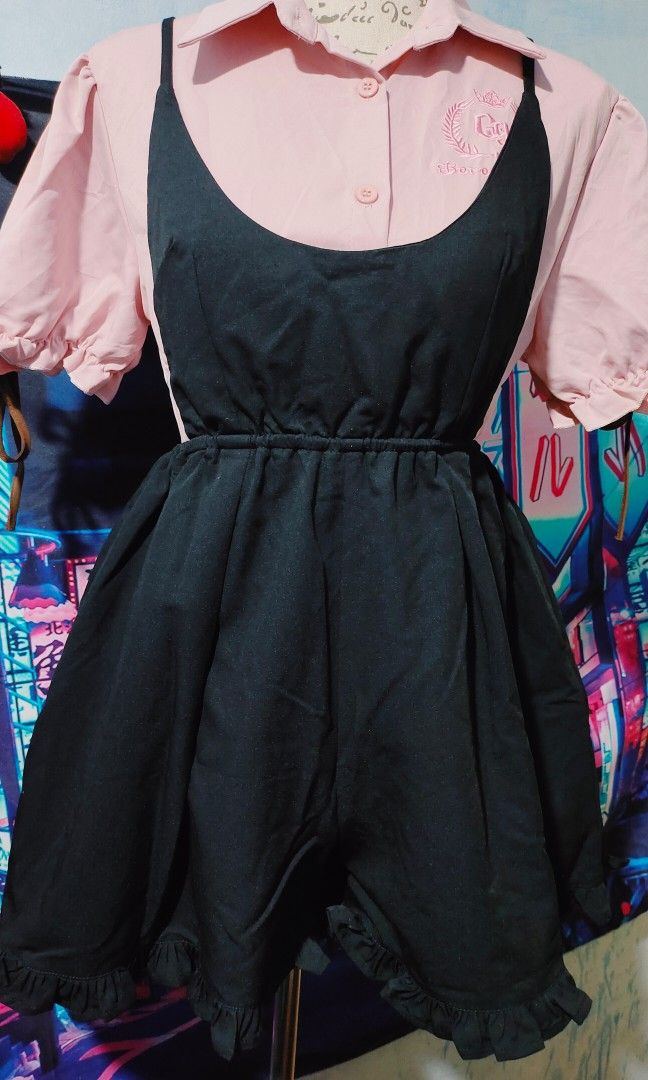 Black Jumper skirt shorts (Category: Shorts) located in Pateros City. Submitted by soshifem (Listing ID 1464955848, Image 2). Description: size s-m.