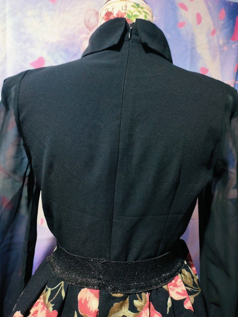 Black long sleeve mesh formal top (Category: Blouses) located in Pateros City. Submitted by soshifem (Listing ID 1464953668, Image 2). Description: size Small.