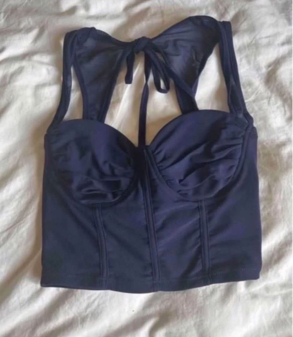 Black Top (Category: Sleeveless) located in Manila. Submitted by angela_declutters (Listing ID 1464922371, Image 3). Description: small manila loc.