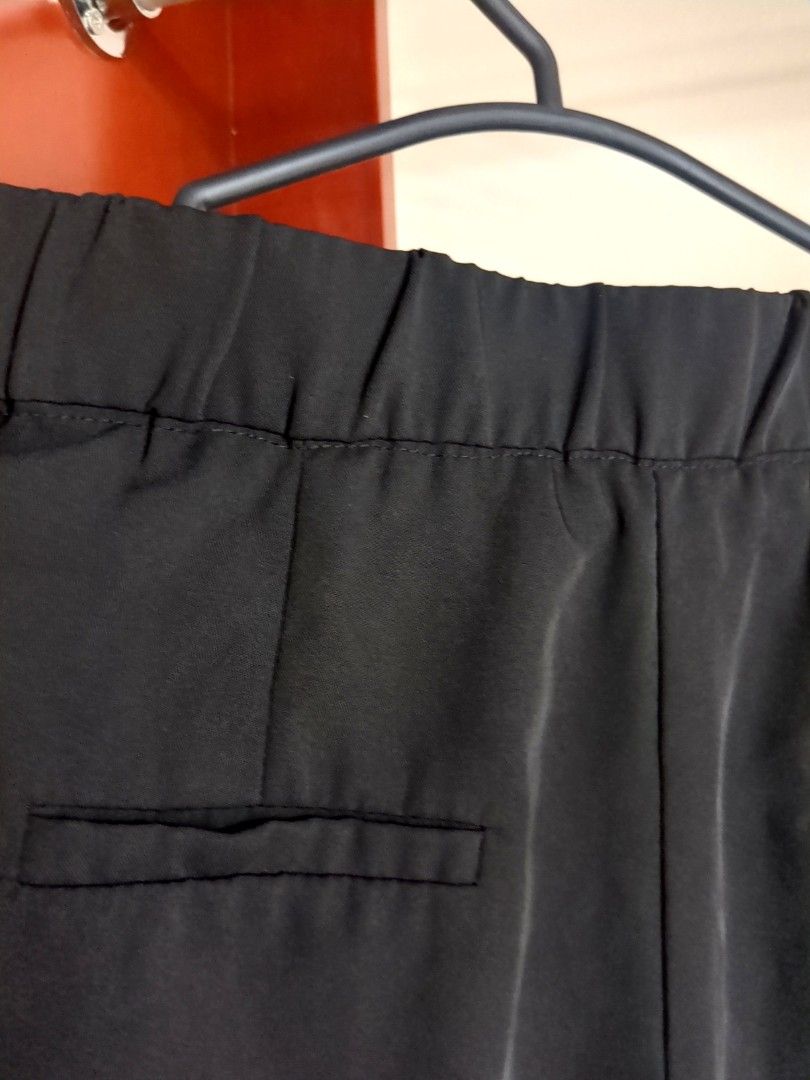 Black trousers pants / square pants (Category: Other Bottoms) located in Manila. Submitted by chocolateparfait (Listing ID 1464797730, Image 2). Description: Long squarepants Waist - 28-29 inches Length - 34 inches.