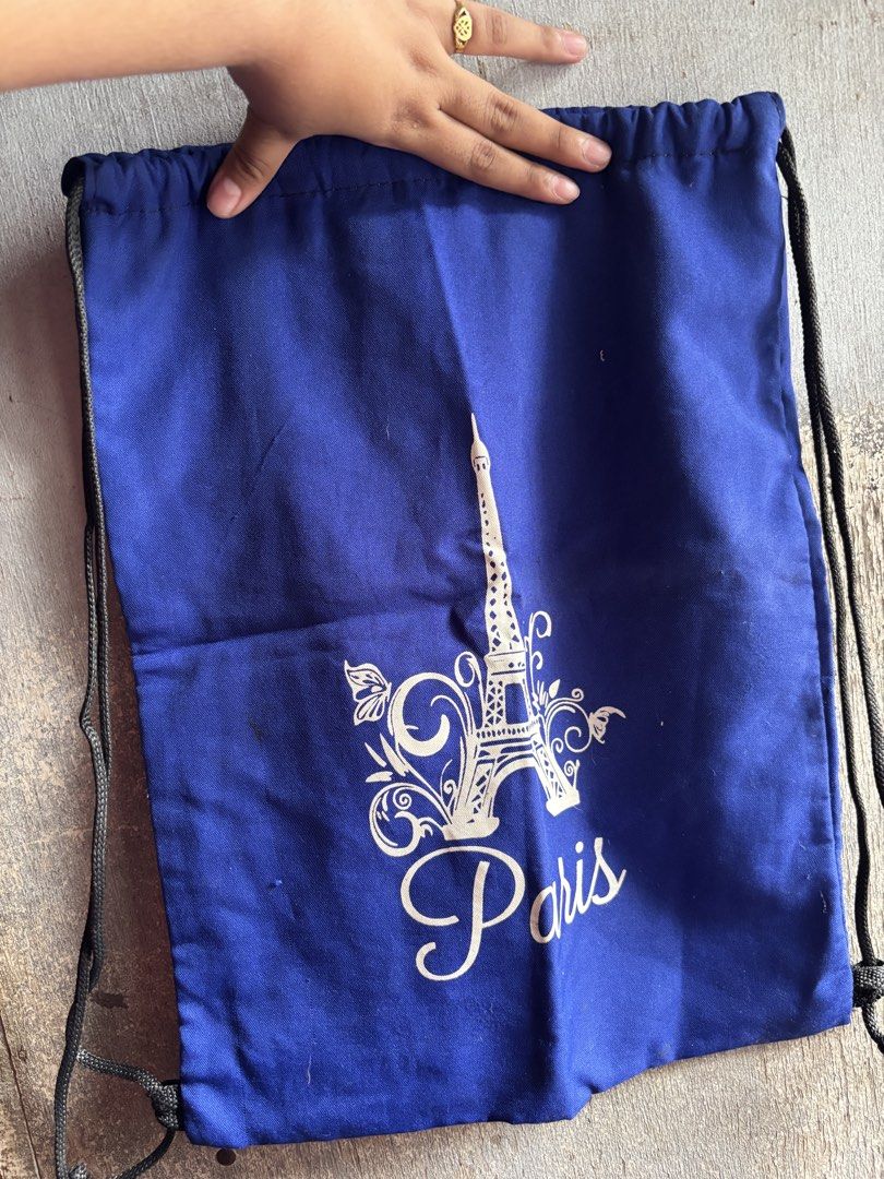 Blue Paris Eiffel Tower Print Drawstring Backpack Bag (Category: Backpacks) located in Quezon City. Submitted by lrahc__ (Listing ID 1464798528, Image 1). Description: .