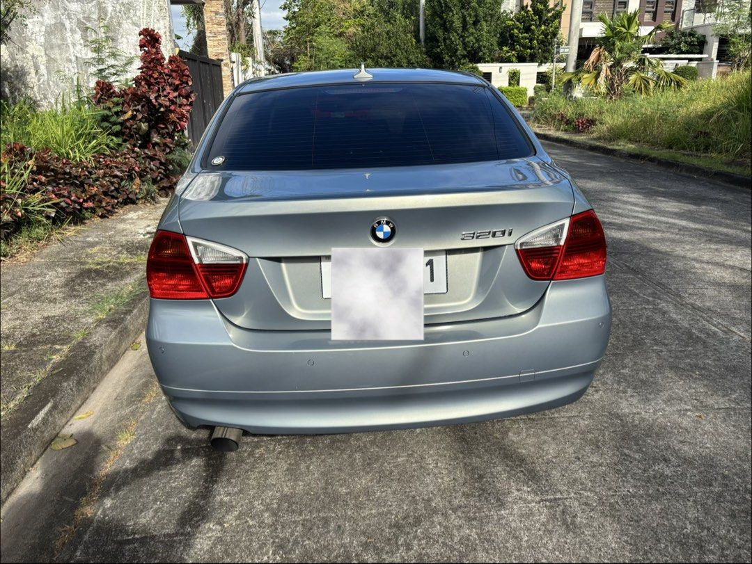 BMW 320i Sedan (A) (Category: Used Cars) located in Antipolo. Submitted by jevituazon (Listing ID 1464824697, Image 2). Description: Selling my: BMW 2006 320i Exec Series E90 -Regular Preventive and Corrective Maintenance (with receipts/invoices) -Automatic Transmission -Ending Plate 1 -79tkm mileage -Seldom used -All leather -Power Seats -Registration updated -Owners Manual -RFIDs installed -Very much ready to use -Price slightly negotiable .