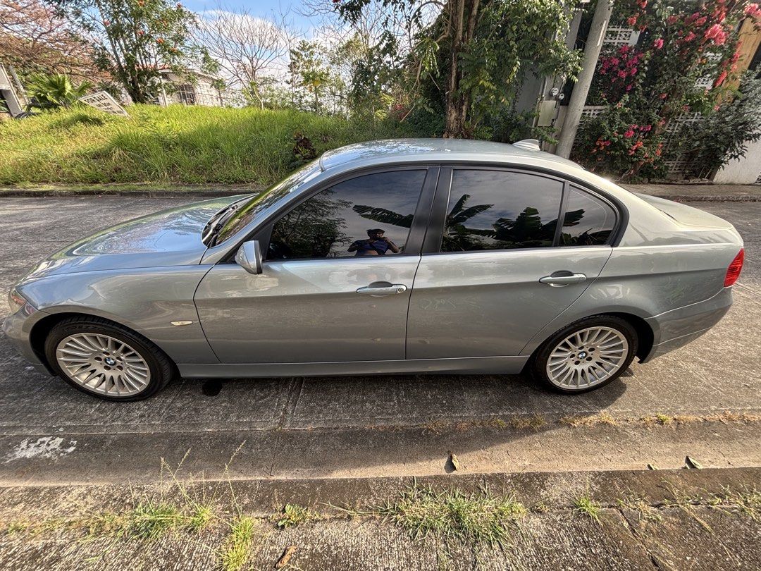BMW 320i Sedan (A) (Category: Used Cars) located in Antipolo. Submitted by jevituazon (Listing ID 1464824697, Image 3). Description: Selling my: BMW 2006 320i Exec Series E90 -Regular Preventive and Corrective Maintenance (with receipts/invoices) -Automatic Transmission -Ending Plate 1 -79tkm mileage -Seldom used -All leather -Power Seats -Registration updated -Owners Manual -RFIDs installed -Very much ready to use -Price slightly negotiable .
