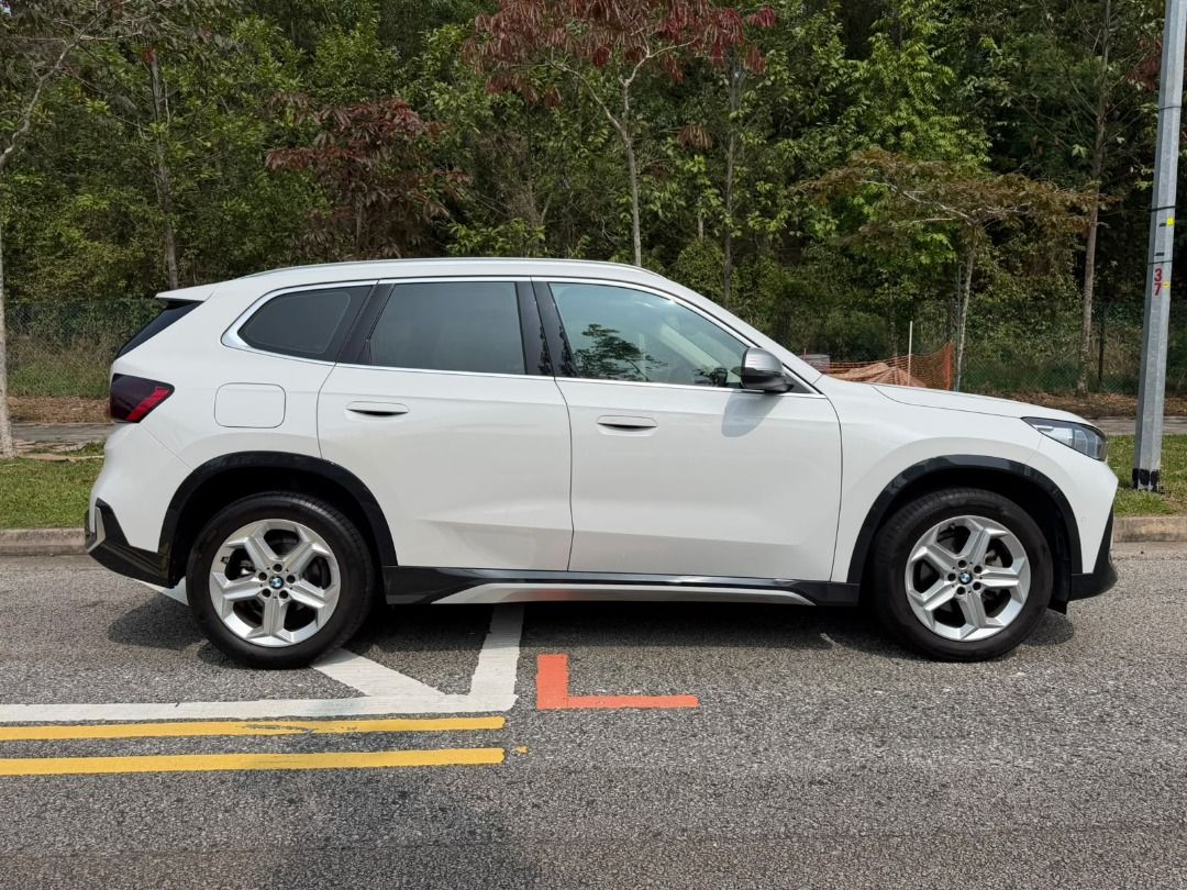 BMW X1 sDrive16i Auto (Category: Used Cars) located in Singapore. Submitted by tradeit.com (Listing ID 1464852836, Image 3). Description: 🔥 2024 BMW X1 sDrive16i – FULL PML HISTORY | 5 YEARS BRI + BSI 🔥 💰 Selling Price: $182,800 💵 Monthly Instalment From $1,841 📅 Registered: 21 June 2024 🛣 Mileage: Only 33,000 KM Looking for a nearly-new BMW SUV without paying brand-new car prices? This X1 is definitely worth viewing. ✨ WHY THIS X1? ✅ 5 Yea
