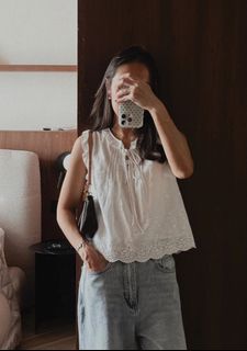 (Category: ) located in . Submitted by wardrobesos (Listing ID 1464919634, Image 1). Description: .