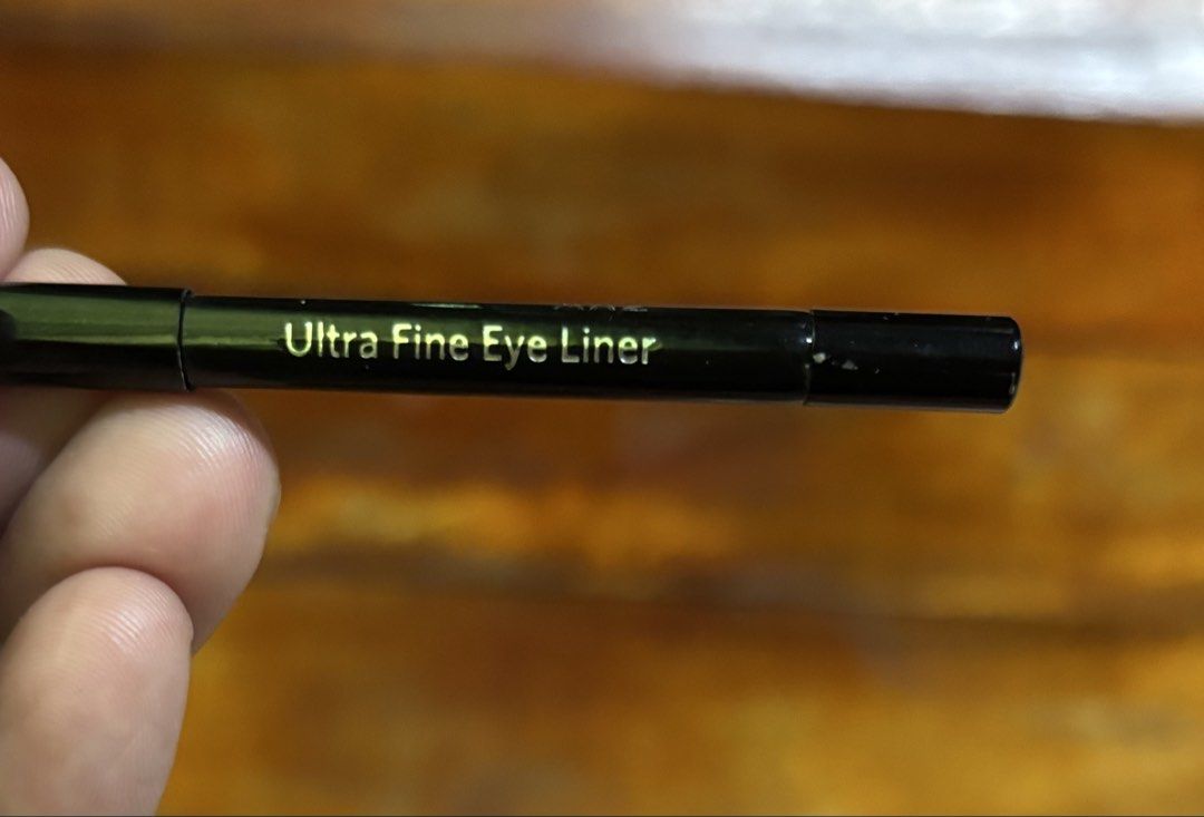 BOBBIE BROWN,H&M make up brushes (Category: Makeup) located in Santo Domingo. Submitted by royal.teresa (Listing ID 1464815908, Image 3). Description: -Bobbie Brown ultra fine eye liner brush -H&M brand new brushes(2pcs.) -3 concept eyes(4 brushes+1 spoolie) -no brand(two brushes) -200 for all .