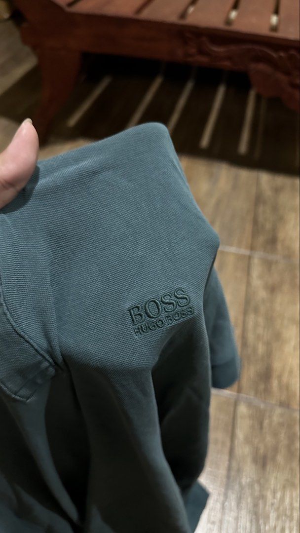BOSS GREEN POLO (Category: Tshirts & Polo Shirts ) located in Manila. Submitted by urban-vintage_2 (Listing ID 1464931142, Image 2). Description: ISSUE: SEE THE PICS FOR ISSUE ( NEED WASH ) MOP :GCASH ( NO COD ) SHIP VIA : LALAMOVE & J&T LOCATION : PASIG CITY LENGTH : 25 WIDTH : 19 .