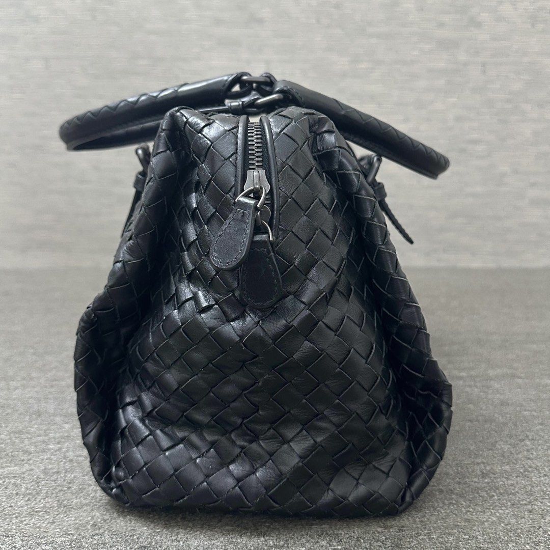 Bottega Veneta (Category: Luxury Bags & Wallets) located in Taguig. Submitted by anniething.goes (Listing ID 1464821654, Image 2). Description: Bottega Veneta boston bag Excellent condition (Rank A) 9/10 Black Comes with dustbag, mirror, cards STEAL DEAL!!!.