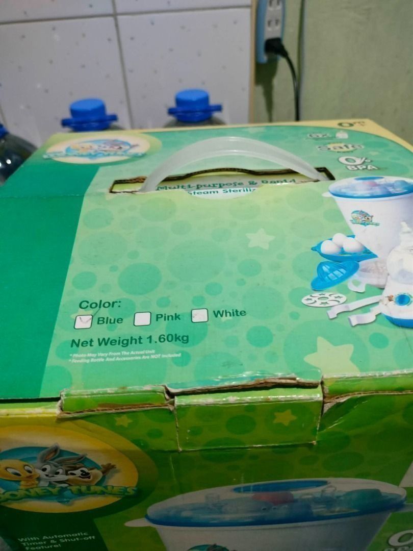 Bottle Sterilizer (Category: Breastfeeding & Bottle Feeding) located in San Pedro. Submitted by leviandmillie (Listing ID 1464957187, Image 3). Description: ‼️PICK UP ONLY‼️ ‼️Kindly read all the information.‼️ 📦 Original Price: ₱1430 💰 Selling Price: ₱800 Baby Looney Tunes Multi-Purpose Rapid Steam Sterilizer Condition: Preloved / Complete with box Features ✔ Sterilizes baby bottles ✔ Milk warming function ✔ Food warming ✔ Egg boiler function 