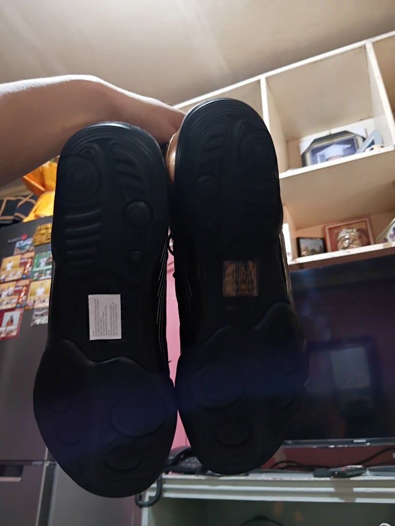 Boxing shoes (Category: Cardio & Fitness Machines) located in Manila. Submitted by mightyforest_1ff6eb (Listing ID 1464842462, Image 2). Description: BRANDNEW For SALE‼️ 💰₱1,800 ONLY!💰 ✔️ Affordable price ✔️ Size 8 ✔️ Lightweight & Durable ✔️Perfect for training & competition #boxingshoes #BoxingGear #ForSale #BoxingCommunity #boxingtraining #boxingfans.