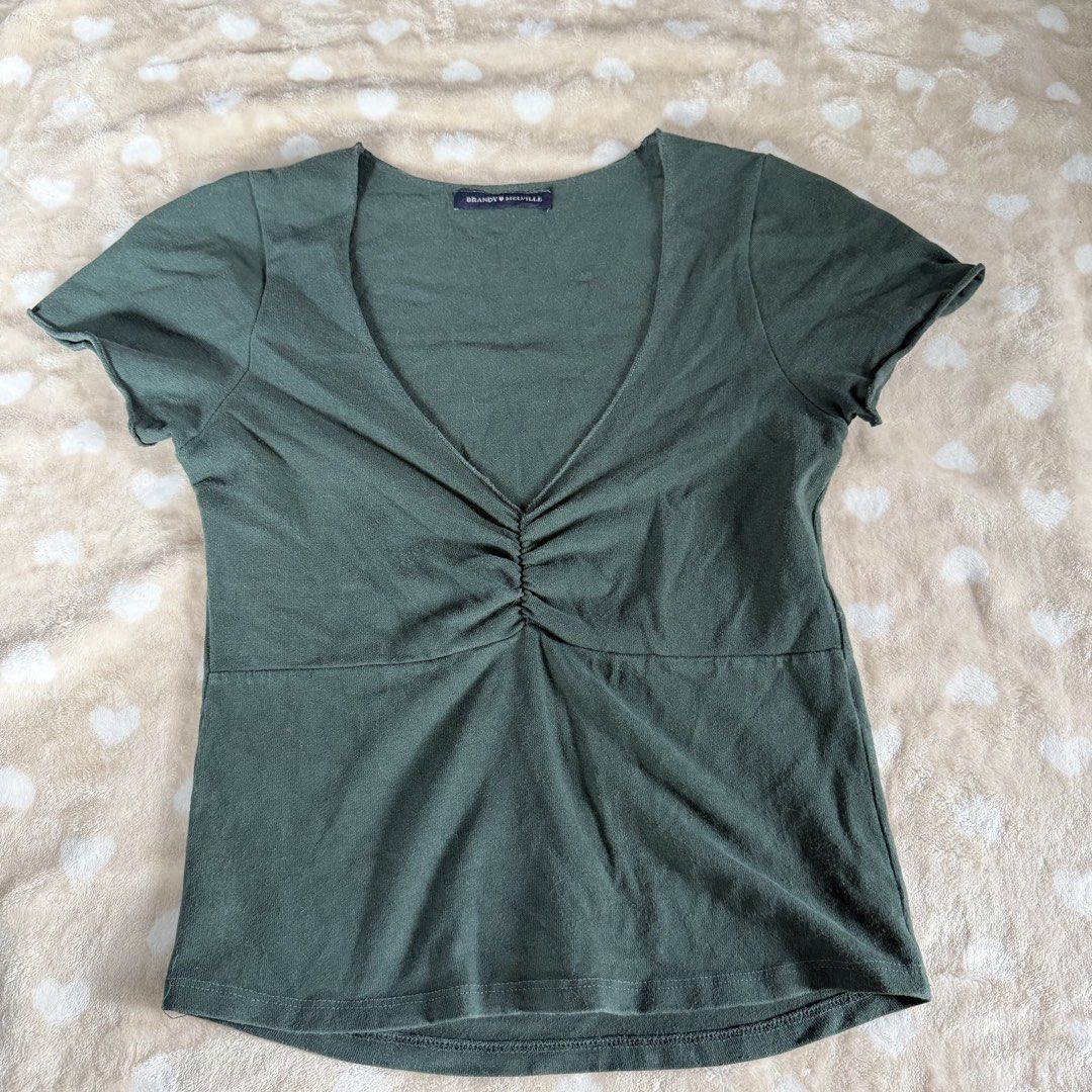 Brandy Melville (Category: Shirts) located in Manila. Submitted by shefindshope (Listing ID 1464883086, Image 1). Description: .