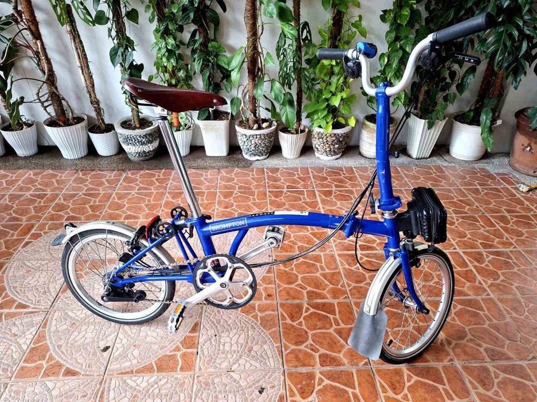 Brompton C Line 2022 (Category: Looking For) located in Quezon City. Submitted by GeeRo01 (Listing ID 1464831205, Image 1). Description: Brompton C Line 2022/6 Picadilly Blue -Brooks Saddle - Blue Thousand Bike Helmet. - Used less than 10x RFS: decluttering.