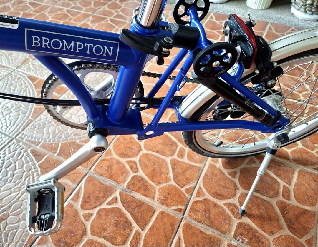 Brompton C Line 2022 (Category: Looking For) located in Quezon City. Submitted by GeeRo01 (Listing ID 1464831205, Image 2). Description: Brompton C Line 2022/6 Picadilly Blue -Brooks Saddle - Blue Thousand Bike Helmet. - Used less than 10x RFS: decluttering.