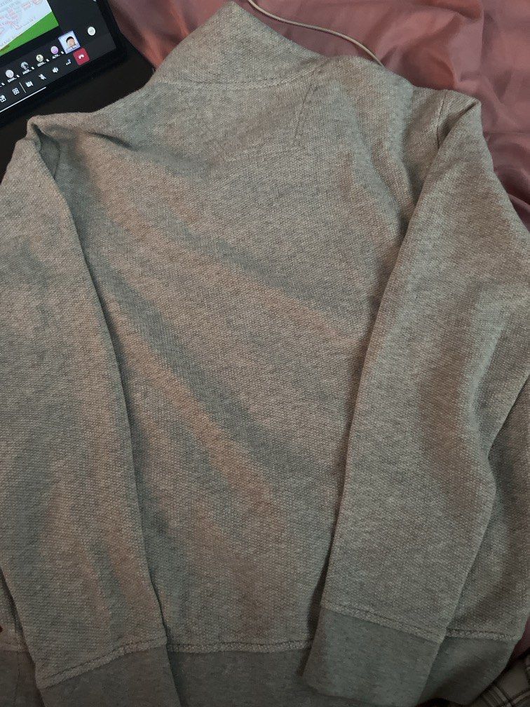Brooks brothers shawl collar sweater grey (Category: Hoodies) located in Caloocan City. Submitted by spidermant89650 (Listing ID 1464800600, Image 3). Description: .