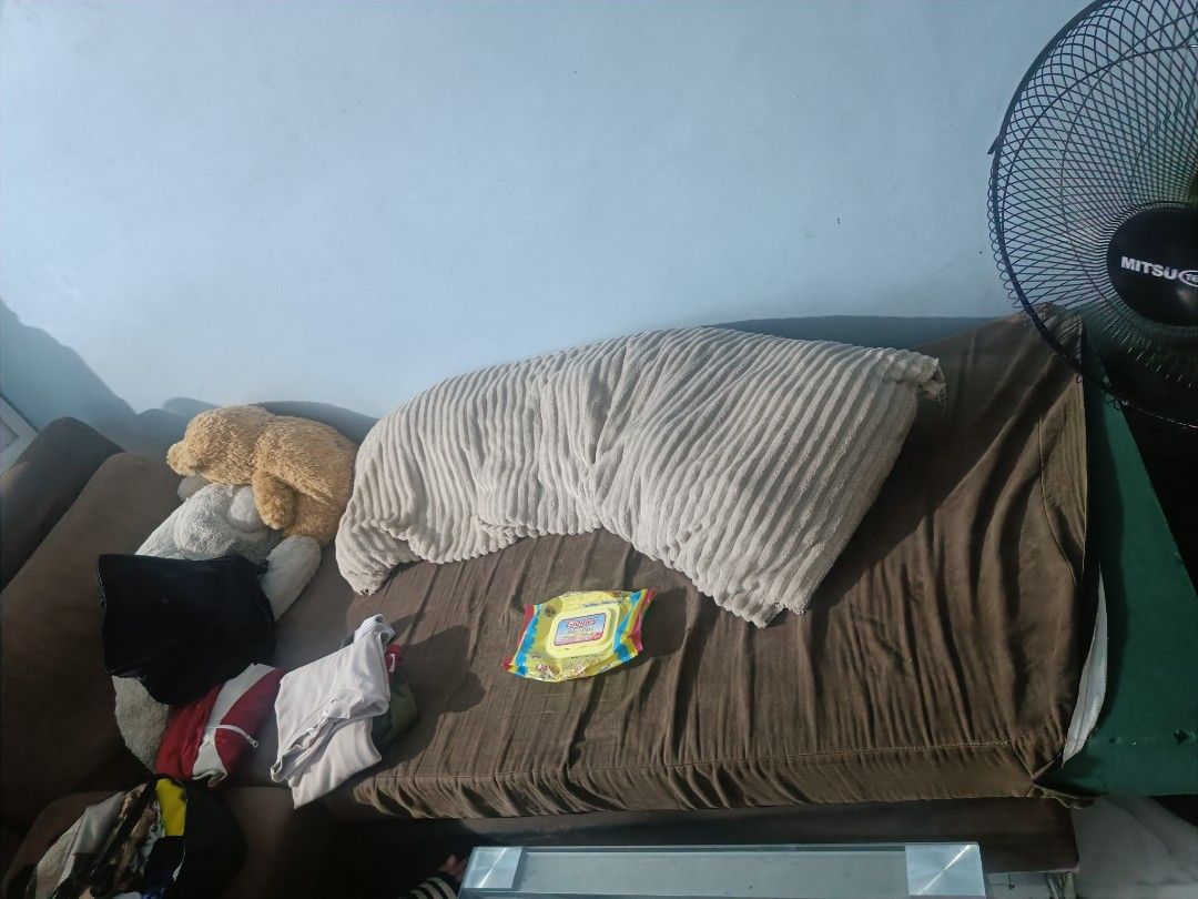 brown l shape sofa (Category: Sofas) located in Manila. Submitted by kaishalina27 (Listing ID 1464918096, Image 2). Description: well used sofa. 2 throw pillows. matino pa naman.ang foam ay buo pa. need lang thiin Ang cover. pick up only. near tramo.