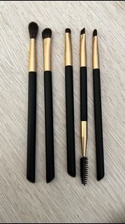 (Kategori: ) berada di . Dikirim oleh elarabrushes (ID iklan 1464798329, Gambar 1). Deskripsi: .