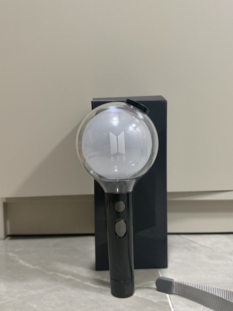 BTS Official Lightstick Army Bomb MOTS SE (Category: K-Wave Merchandise) located in Manila. Submitted by yzaslistings (Listing ID 1464835673, Image 1). Description: 100% official BTS Army Bomb SE (bought in 2021) fully working, connects to the app; only used once (HOTS tour) rfs: got the new version! price slightly negotiable can do meetups around ust; for delivery, sf will be shouldered by buyer :).