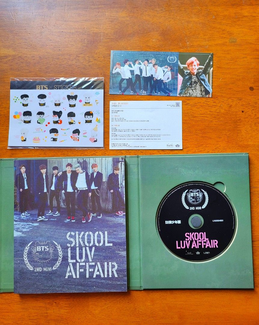 BTS Skool Luv Affair w/ V PC (Category: K-Wave Merchandise) located in Cebu City. Submitted by pikapicachuuu_bns (Listing ID 1464903931, Image 2). Description: WTS LFB ↪︎ BTS Skool Luv Affair w/ V PC 💸 500 📍Official 📍On hand 📍Reply or message to claim #bts #jin #v #jungkook #jimin #rm #suga #jhope #btsalbum #kpop #album #merch #army #wts #lfb #willingtosell #lookingforbuyer #photocard #cd #btsalbum #btsarmy #armybong #btslightstick #winterpac