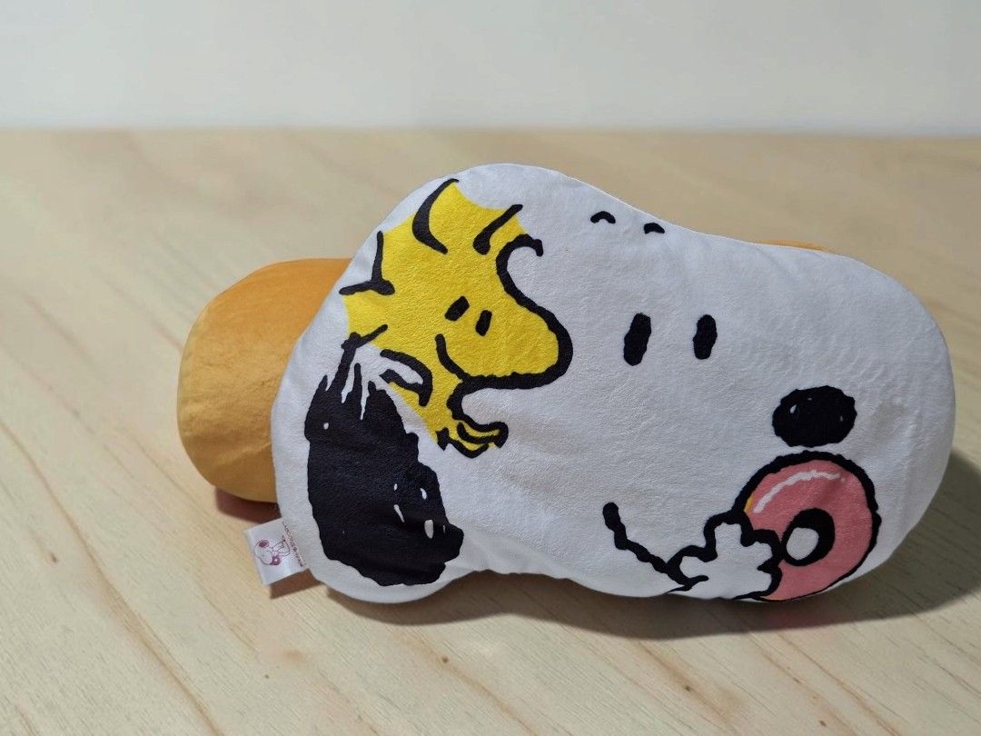 BUNDLE PILLOWS FROM JAPAN (Category: Bedding & Towels) located in Las Pinas. Submitted by annachiaonair2037 (Listing ID 1464773639, Image 2). Description: BUNDLE RAMEN SMALL BOLSTER AND SNOPPY HEAD PILLOW FROM JAPAN RAMEN BOLSTER STILL WITH TAG SNOOPY HEAD NEW WITHOUT TAG BOLSTER: L 16" W 6".