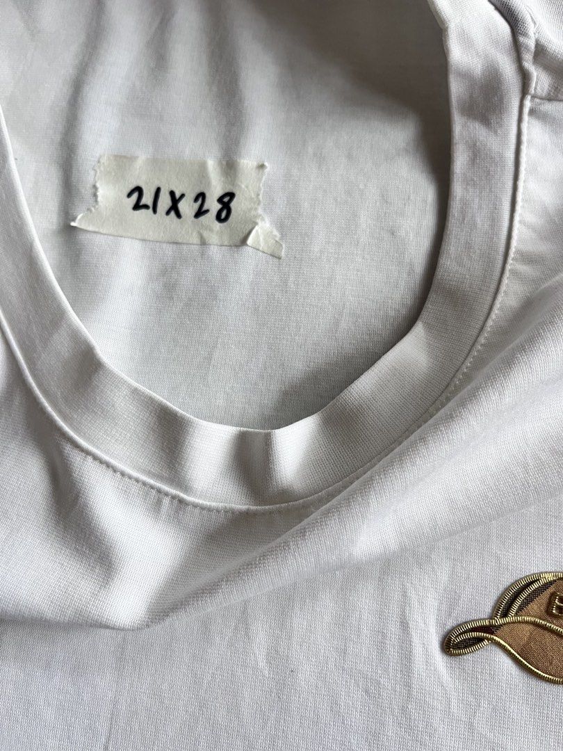 Burberry cap logo (Category: Tshirts & Polo Shirts ) located in Manila. Submitted by lardo.599 (Listing ID 1464924985, Image 3). Description: Issue need wash Color rate 9.7/10 Condition 10/10 Missing tags declare off Dimes 21x28.