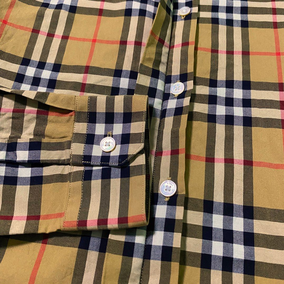 Burberry Nova Check Button Down Polo ( As New ) (Category: Formal Shirts) located in Manila. Submitted by streetplug (Listing ID 1464934249, Image 3). Description: issues | flaws : none ☑️ measurement : 22 x 27 color rate : 10 / 10 🎨 location : las piñas 📍 jnt | lbc | lalamove meetup around las piñas area ‼️.