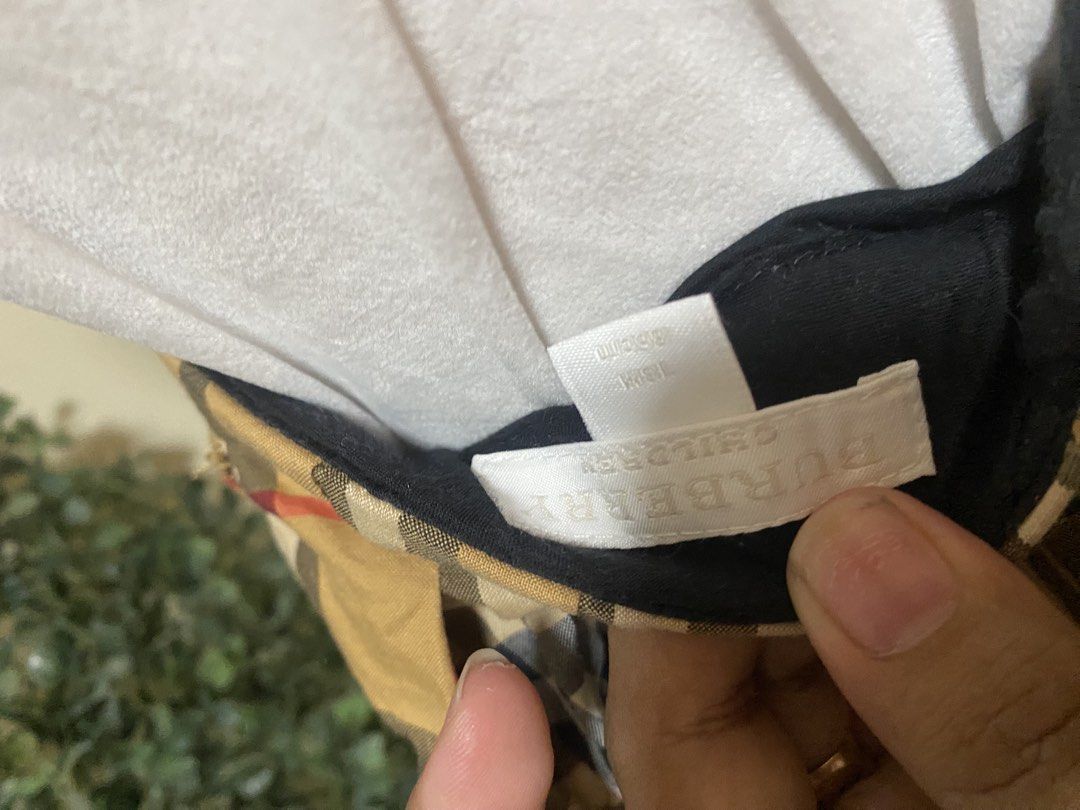 Burberry skirt for kids (Category: Babies & Kids Fashion) located in Manila. Submitted by avathriftedcloset (Listing ID 1464833500, Image 3). Description: Free sf.
