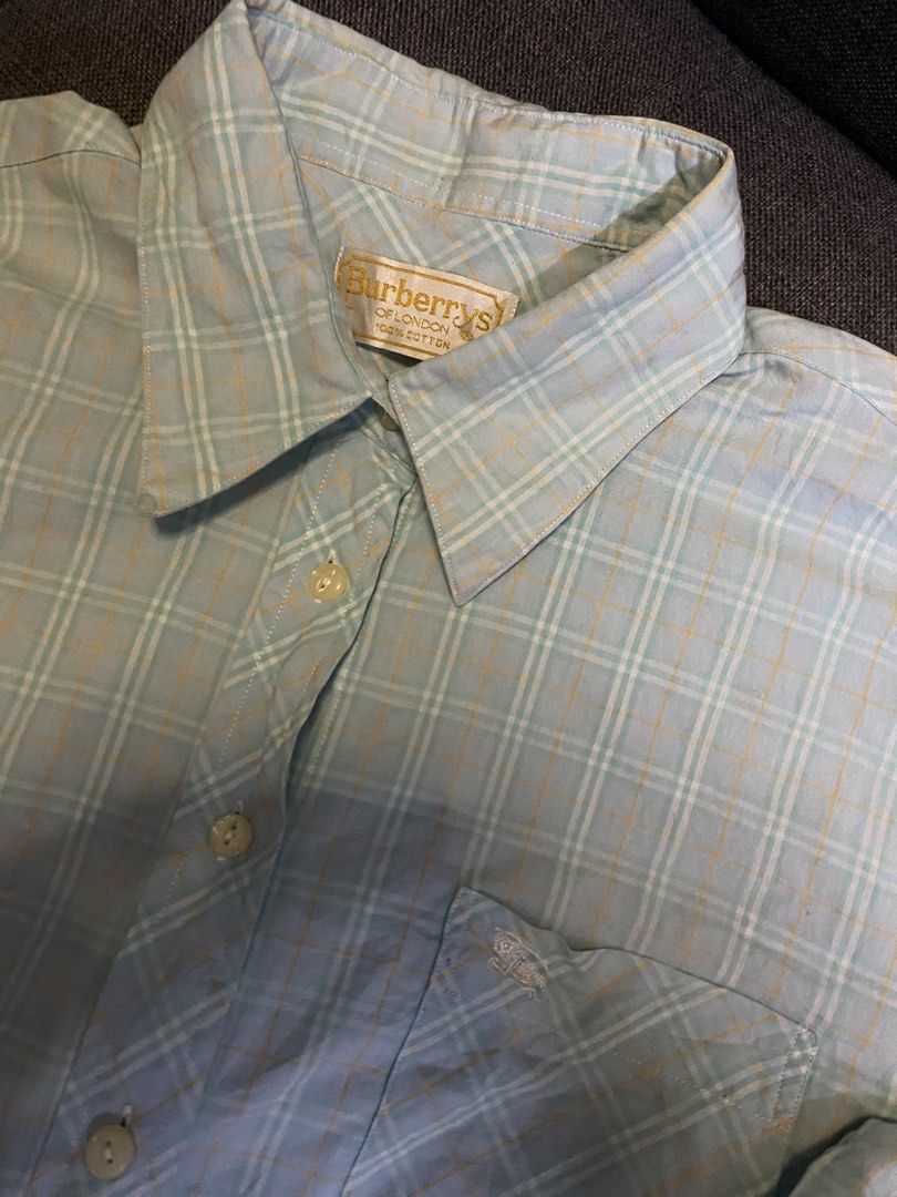 Burberry Vintage longsleeve (Category: Luxury Apparel) located in Caloocan City. Submitted by luxurymurayta888 (Listing ID 1464854561, Image 2). Description: size M .