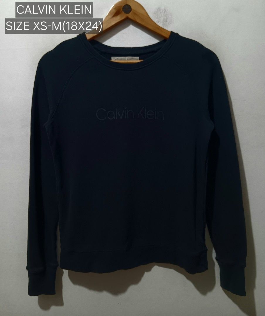 CALVIN KLEIN (Category: Coats, Jackets and Outerwear) located in Dauis. Submitted by udenglegaspi (Listing ID 1464830192, Image 1). Description: .