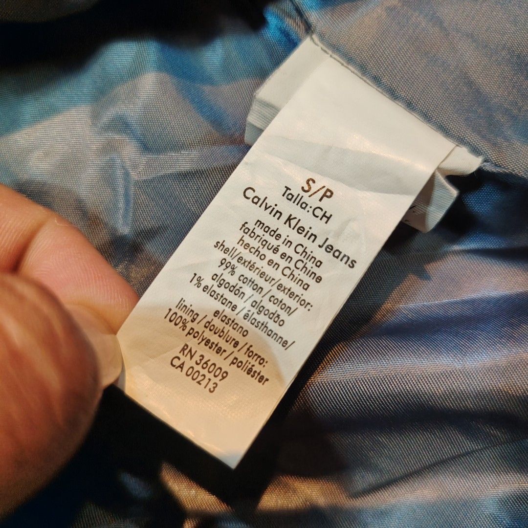 CALVIN KLEIN (Category: Luxury Apparel) located in Leyte. Submitted by thrift_by_nblza (Listing ID 1464912763, Image 3). Description: CALVIN KLEIN CORDUROY BLAZER Size: Small Dimension: 19 x 29 No issue, As new Condition P2500 Shipped Only 🛒🔥‼️ Loc: Ormoc City Leyte Courier: JNT Mop: Gcash.