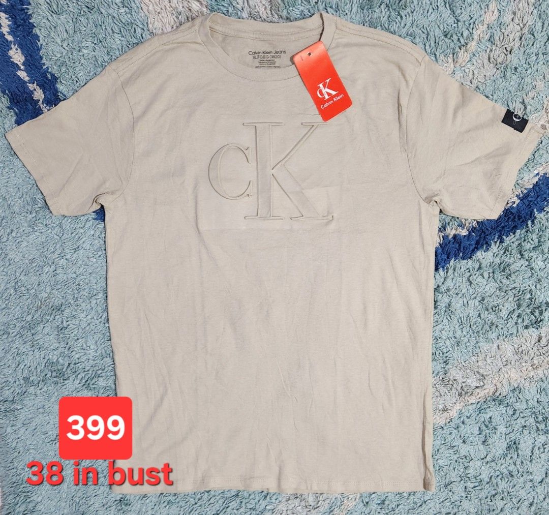 CALVIN KLEIN shirts unisex (Category: Tshirts & Polo Shirts ) located in Baliuag. Submitted by fastforest.d91f92 (Listing ID 1460043633, Image 1). Description: CALVIN KLEIN shirts unisex Original factory pullout kaya kapareho nya ang mga nasa mall 😉 Pwede sa teens, women or men basta kasya sa measurement ng bust size posted. Price is negotiable, pwedeng tumawad lalo na kung kukuha ng marami 😉❤️ Payment via gcash or bpi deposit, payment first be