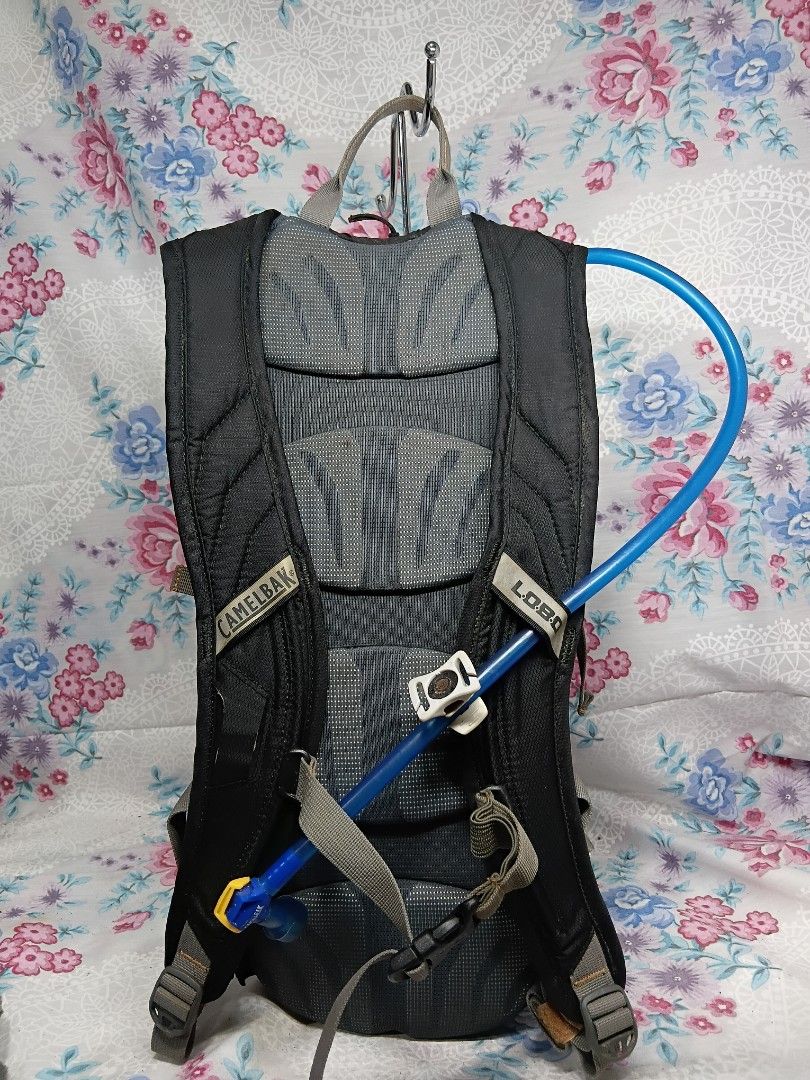 CAMELBAK LOBO HYDRATION BACKPACK (Category: Backpacks) located in General Mariano Alvarez. Submitted by adonid (Listing ID 1464825531, Image 2). Description: CAMELBAK LOBO HYDRATION BACKPACK GOOD CONDITION NORMAL SIGN USAGE ONLY.