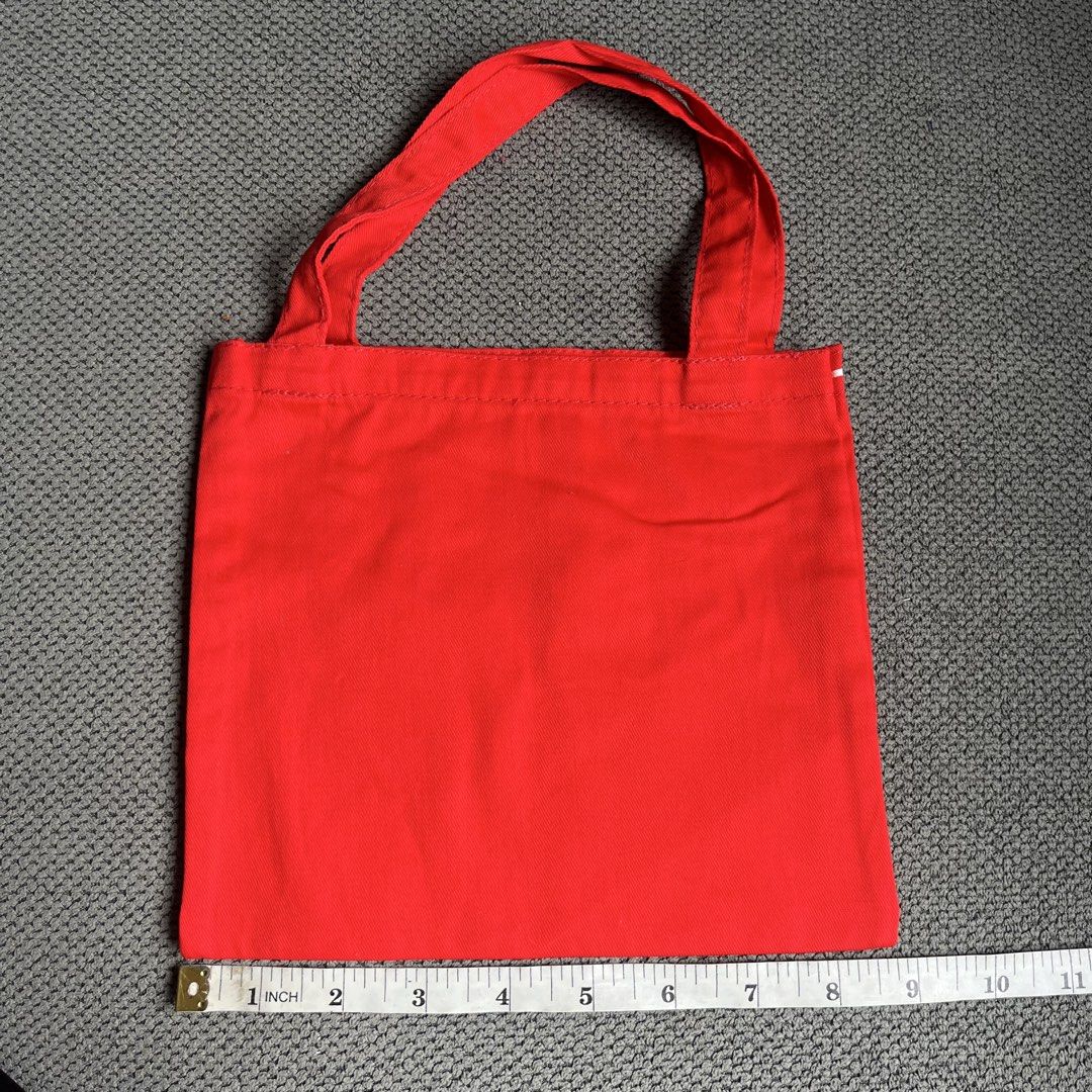 Campbell's Cartoon Red Mini Tote Hand Bag (Category: Tote Bags) located in Silang. Submitted by f4iry4rch1ve (Listing ID 1464800277, Image 2). Description: Campbell's Cartoon Red Mini Tote Hand Bag 150 php+ sf Dimensions: view the pictures above -from Japan -new - actual photos Note: Colors may vary due to lighting Please message me for shipping and payment method....