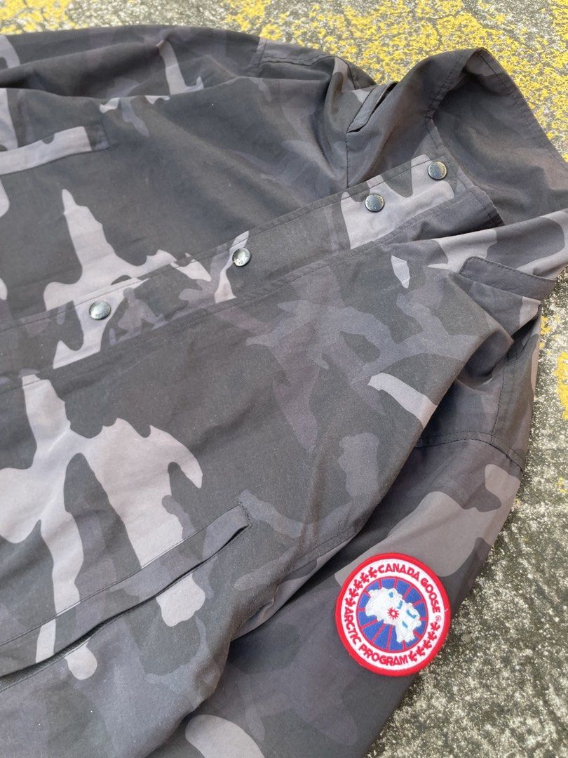 Canada goose x Vetements jacket (Category: Luxury Apparel) located in Alegria. Submitted by deniseeee.21 (Listing ID 1464773001, Image 3). Description: Great condition size medium Dm me for more details.