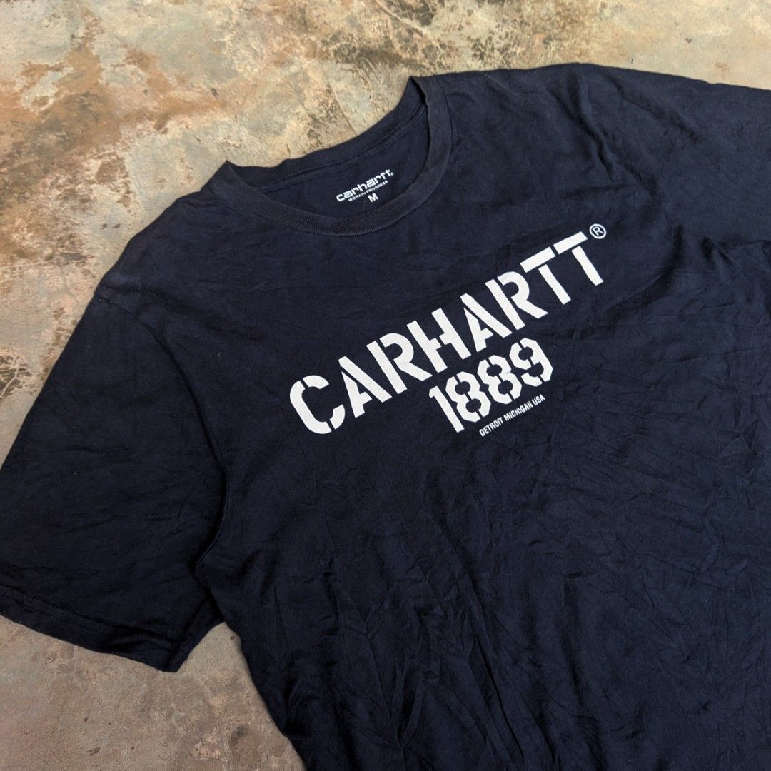 Carhartt WIP (M) (Category: Formal Shirts) located in Ozamiz City. Submitted by drithrft (Listing ID 1464876361, Image 2). Description: Dimensions (inches) Width - 20 Length - 27 Condition - 8.5/10 Issue - color fade on shoulder area (last two pics).